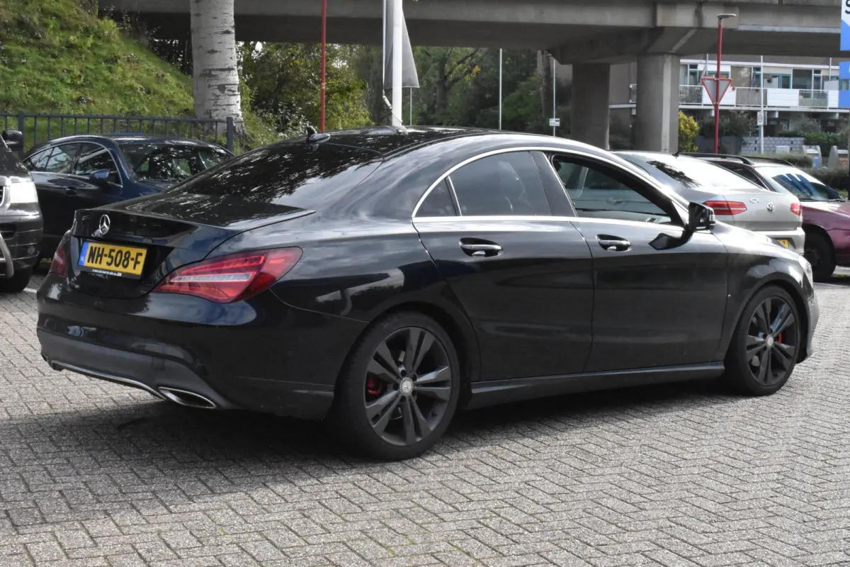 180 Lease Edition Plus Automaat | Navigatie | Half-Leder | 12 mnd BOVAG garantie | WhatsApp 06-53188999