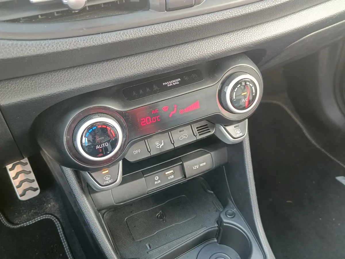 1.0 T-GDI GT-Line | 100pk! | Orig. NL | 1e Eigenaar | Stoelverwarming | Camera | Keyless | Navigatie |