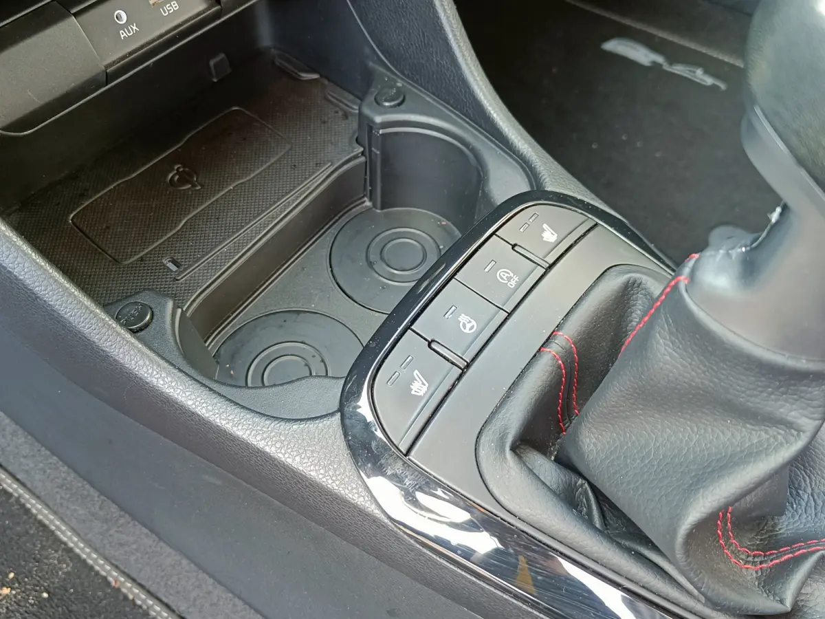 1.0 T-GDI GT-Line | 100pk! | Orig. NL | 1e Eigenaar | Stoelverwarming | Camera | Keyless | Navigatie |