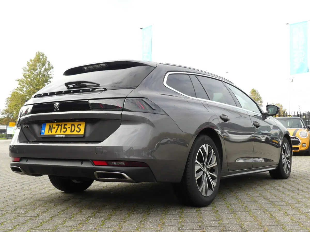 1.2 PT EAT-8 Blue Lease Allure / Dealeronderhouden