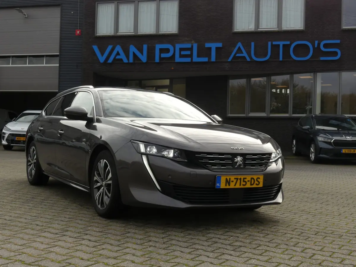 1.2 PT EAT-8 Blue Lease Allure / Dealeronderhouden