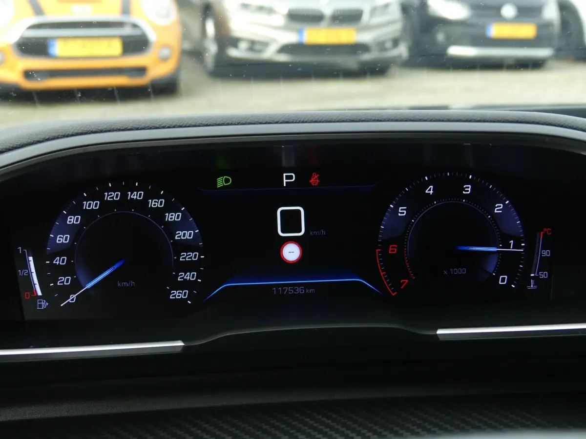 1.2 PT EAT-8 Blue Lease Allure / Dealeronderhouden