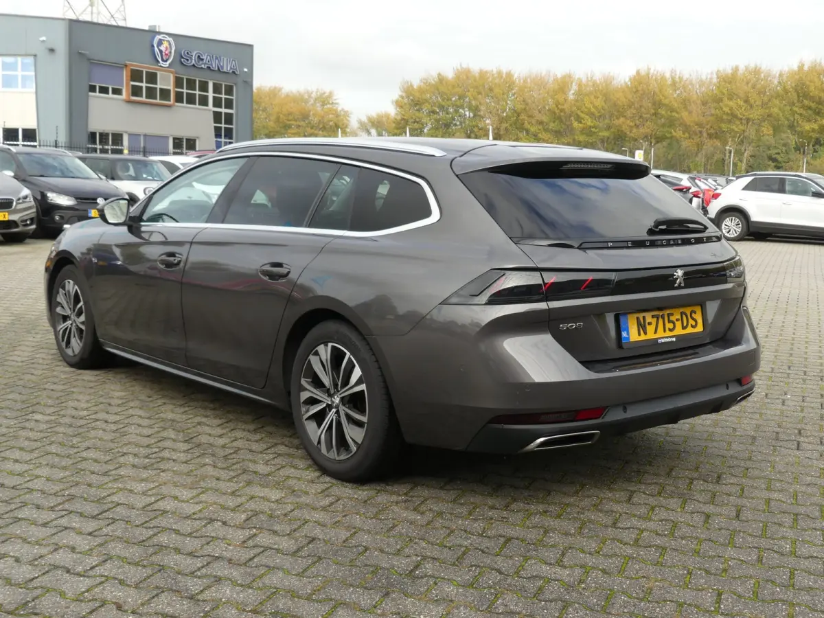 1.2 PT EAT-8 Blue Lease Allure / Dealeronderhouden