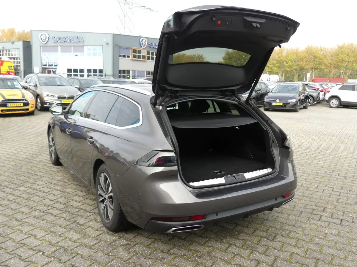 1.2 PT EAT-8 Blue Lease Allure / Dealeronderhouden