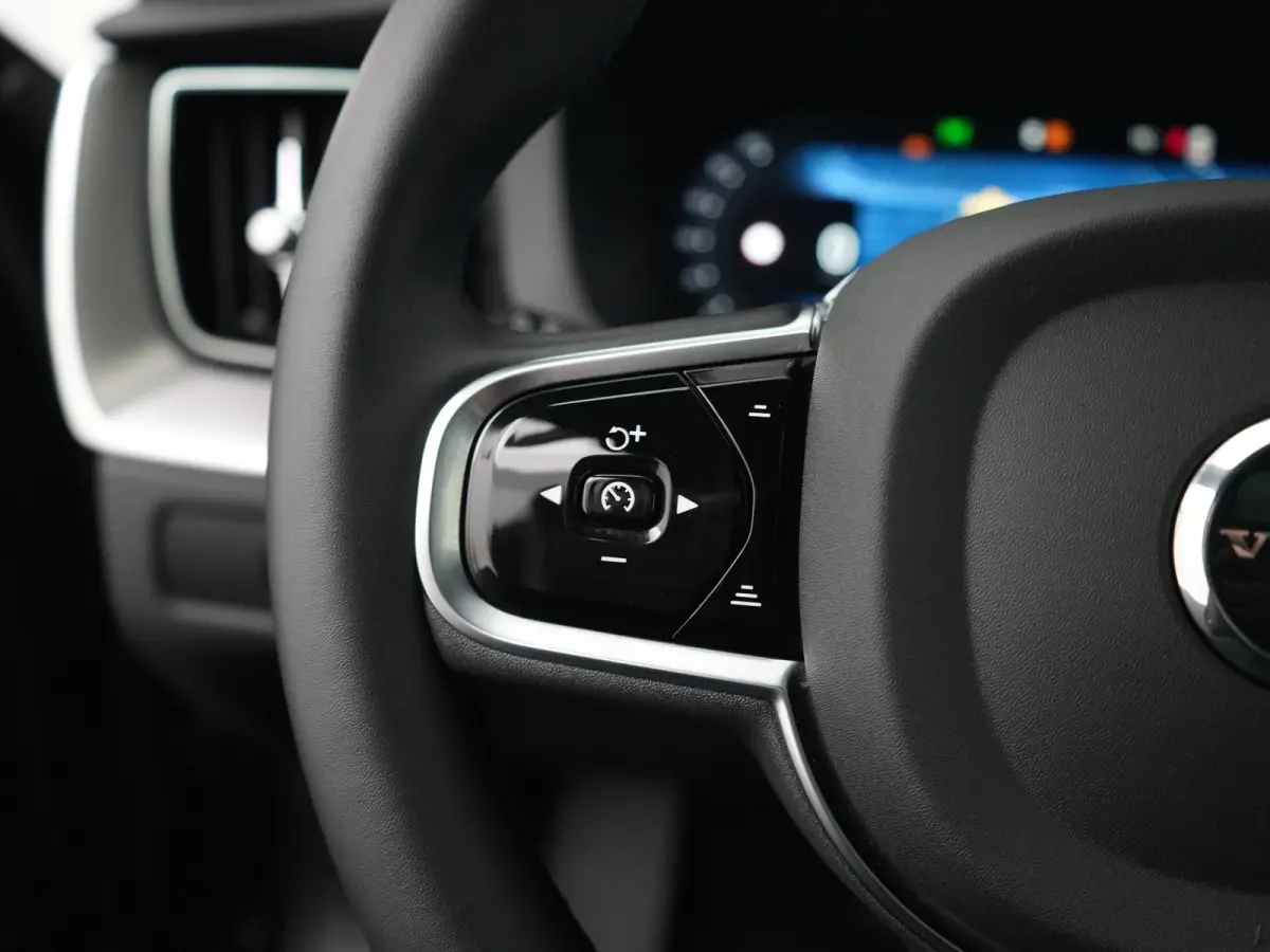 T8 Recharge AWD Ultra Black Edition | Luchtvering | Head-Up | Harman/Kardon | 360° | Panoramadak | 21" | Sportstoel