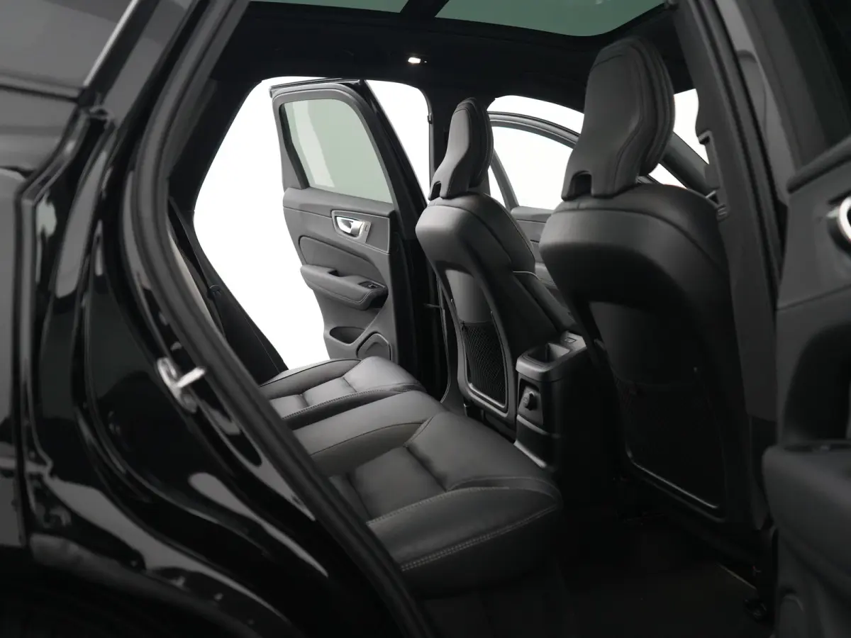 T8 Recharge AWD Ultra Black Edition | Luchtvering | Head-Up | Harman/Kardon | 360° | Panoramadak | 21" | Sportstoel