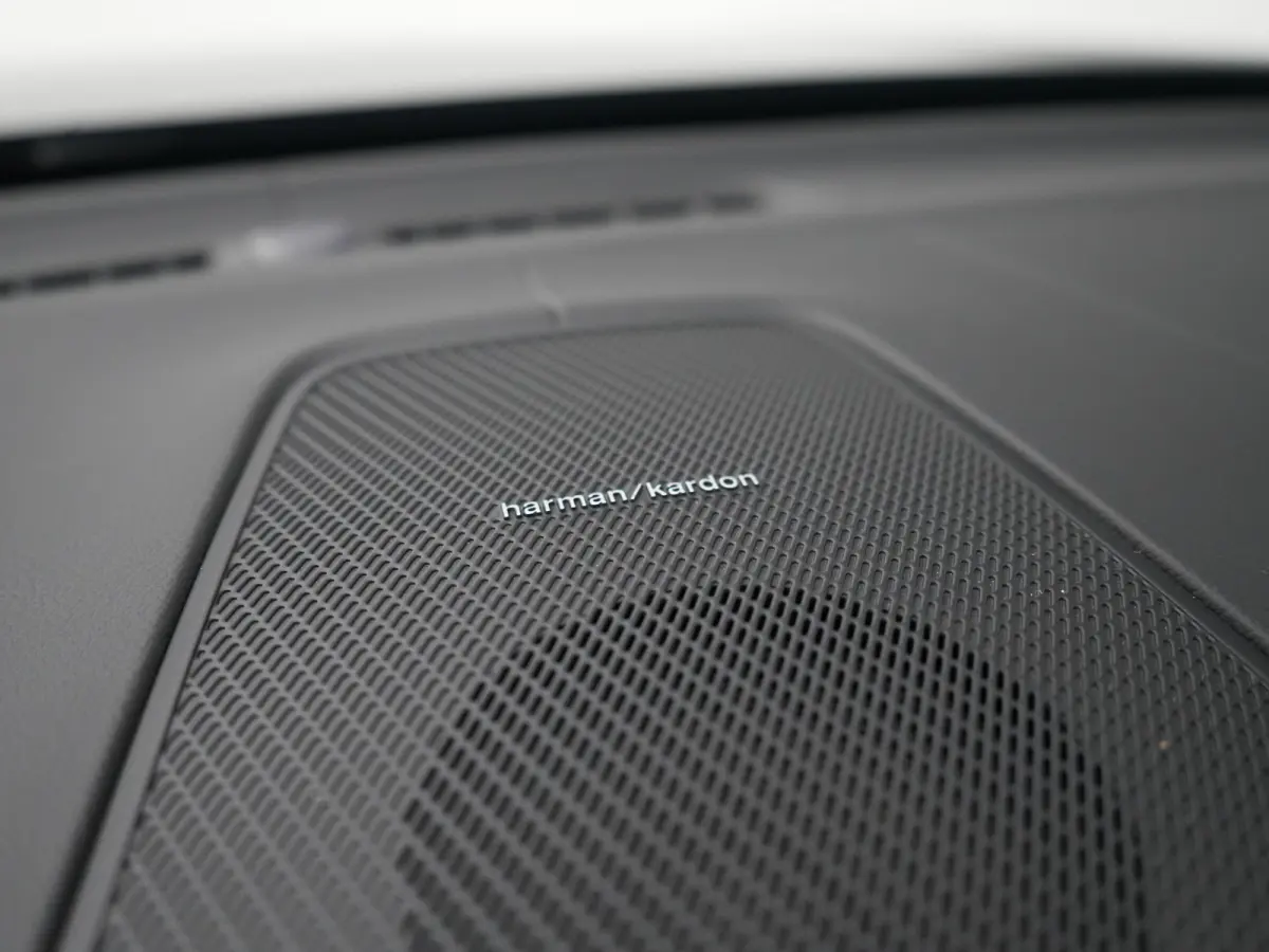 T8 Recharge AWD Ultra Black Edition | Luchtvering | Head-Up | Harman/Kardon | 360° | Panoramadak | 21" | Sportstoel
