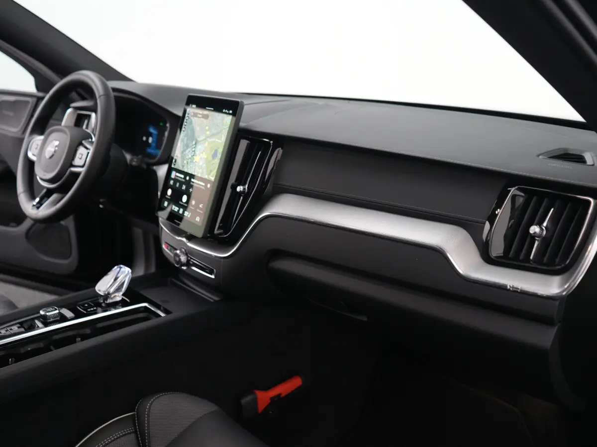 T8 Recharge AWD Ultra Black Edition | Luchtvering | Head-Up | Harman/Kardon | 360° | Panoramadak | 21" | Sportstoel