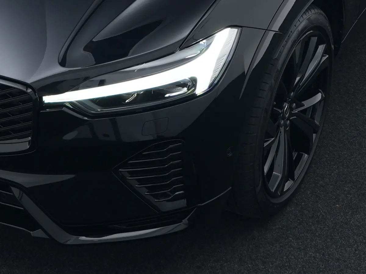 T8 Recharge AWD Ultra Black Edition | Luchtvering | Head-Up | Harman/Kardon | 360° | Panoramadak | 21" | Sportstoel