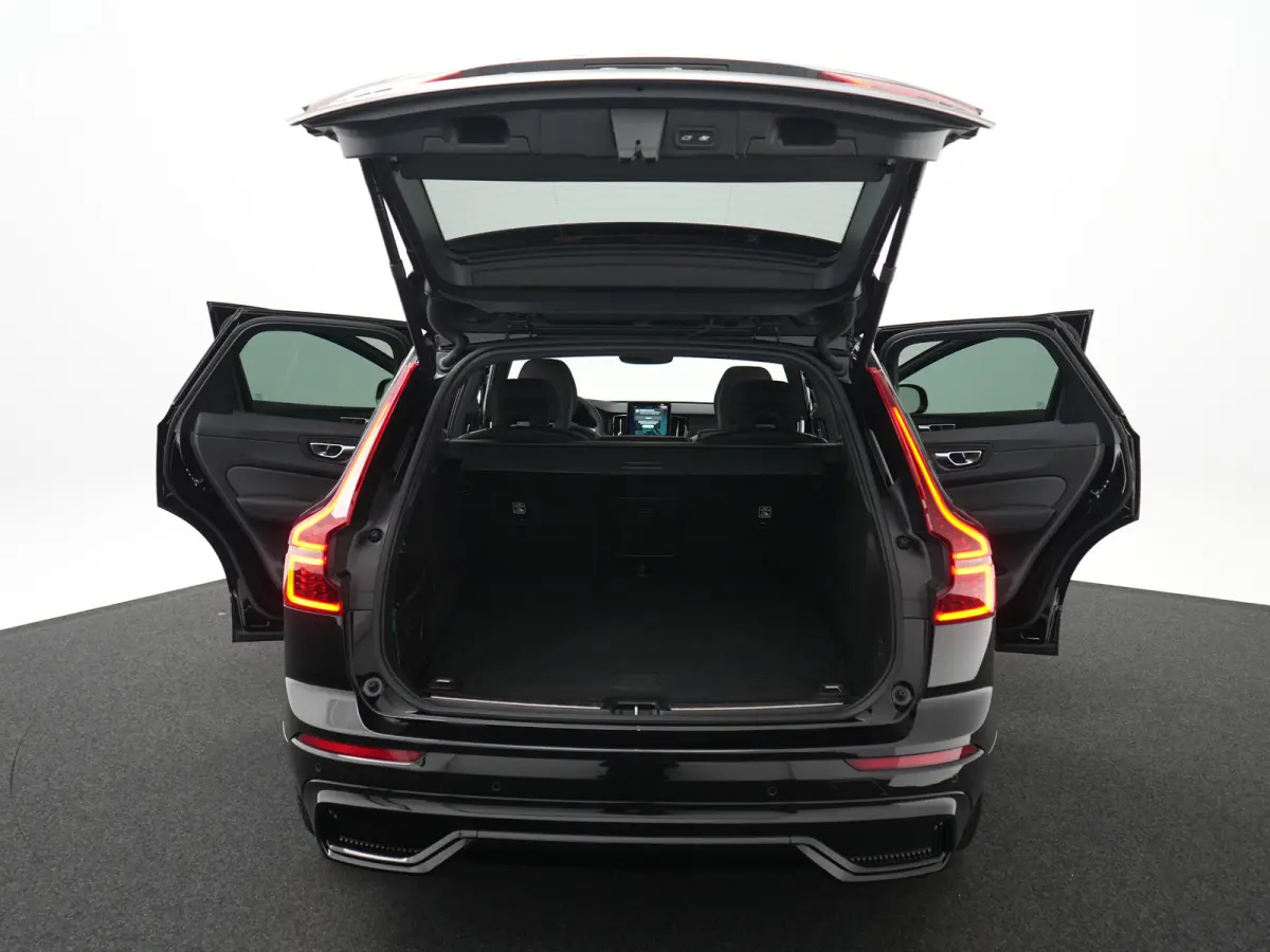 T8 Recharge AWD Ultra Black Edition | Luchtvering | Head-Up | Harman/Kardon | 360° | Panoramadak | 21" | Sportstoel