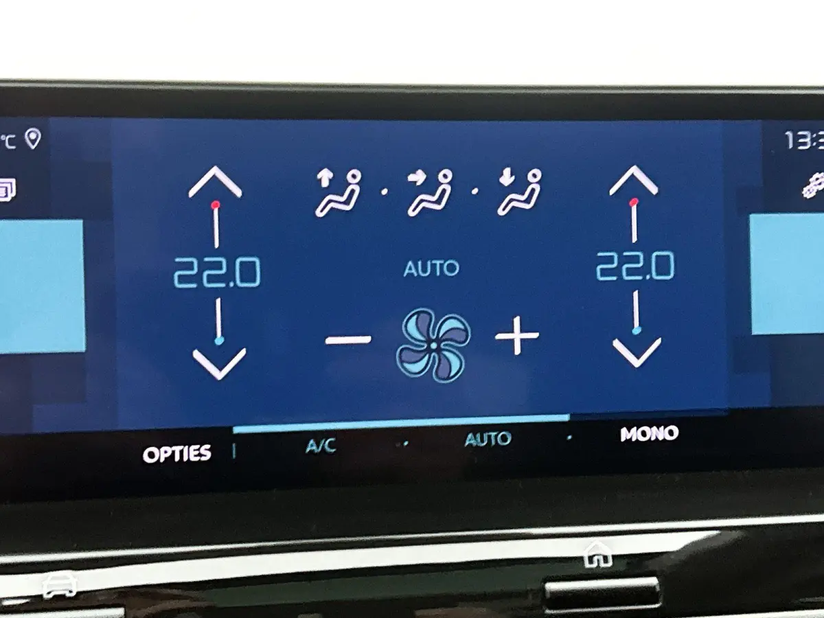 Shine 50 kWh 136pk | Accu 91% | Navigatie | Panoramisch schuif-kanteldak | 360° Camera | Lederen comfortstoel elektrisch+verwarmd+massage | Climate Control | Adaptieve Cruise Control | Full