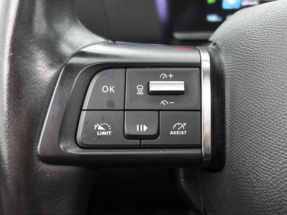 Shine 50 kWh 136pk | Accu 91% | Navigatie | Panoramisch schuif-kanteldak | 360° Camera | Lederen comfortstoel elektrisch+verwarmd+massage | Climate Control | Adaptieve Cruise Control | Full