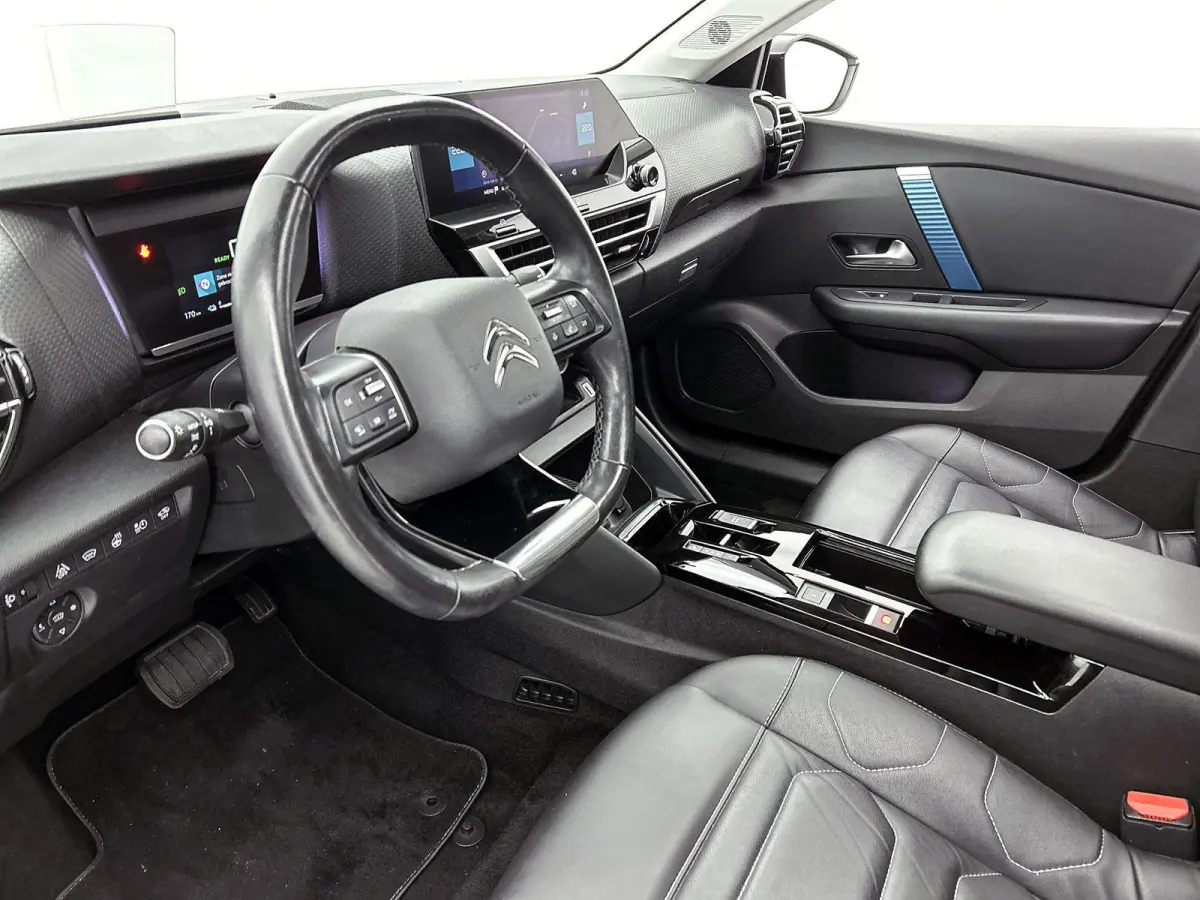 Shine 50 kWh 136pk | Accu 91% | Navigatie | Panoramisch schuif-kanteldak | 360° Camera | Lederen comfortstoel elektrisch+verwarmd+massage | Climate Control | Adaptieve Cruise Control | Full