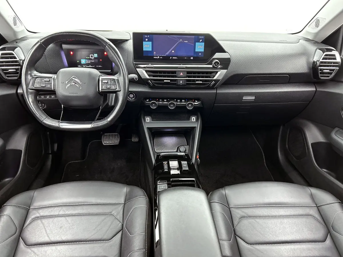 Shine 50 kWh 136pk | Accu 91% | Navigatie | Panoramisch schuif-kanteldak | 360° Camera | Lederen comfortstoel elektrisch+verwarmd+massage | Climate Control | Adaptieve Cruise Control | Full