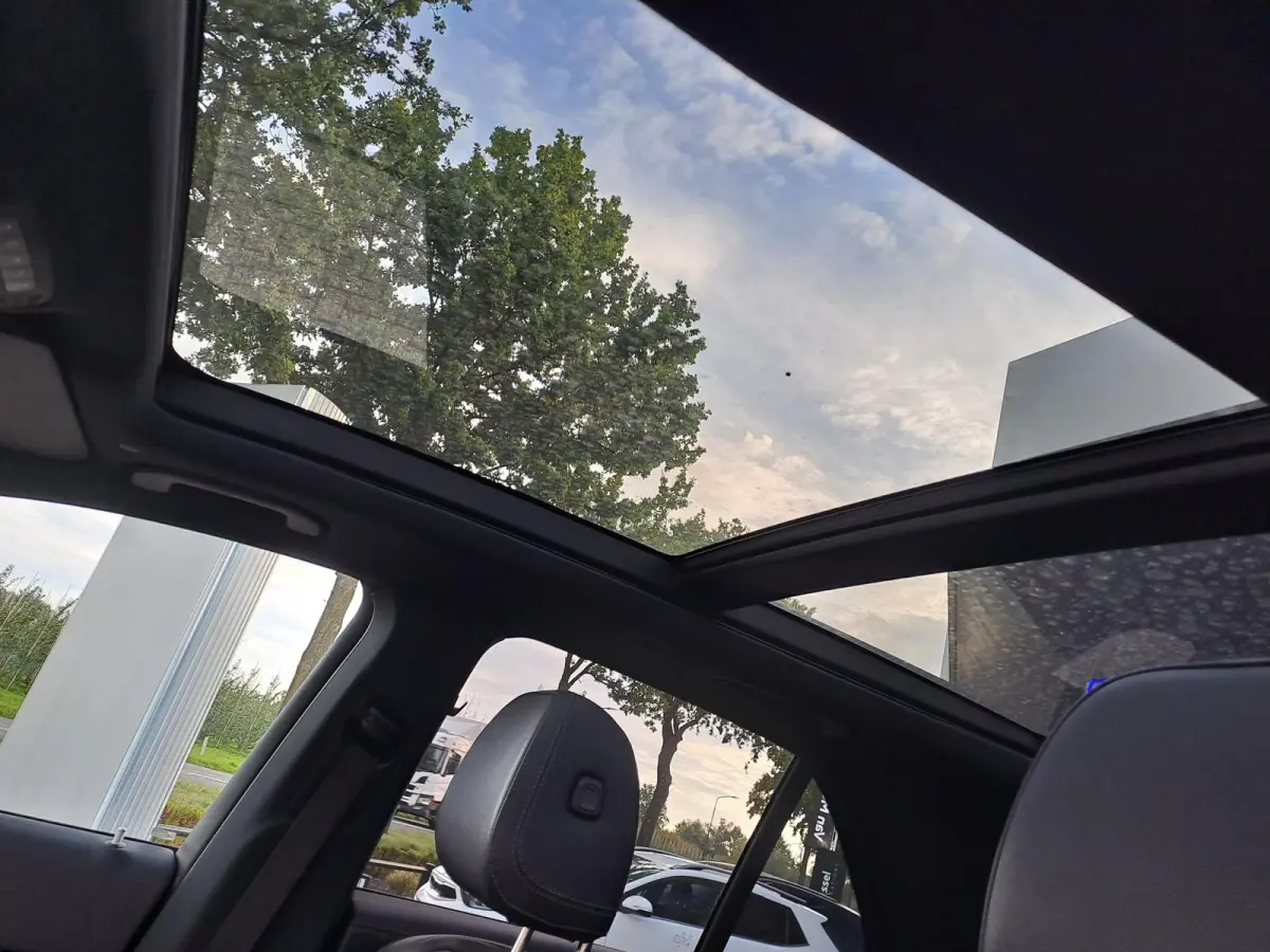 350 e 4MATIC Premium Plus | SOH 98% | BURMESTER AUDIO | LUCHTVERING | PANORAMA- SCHUIFDAK | ELEKTRISCHE STOELEN MET MEMORY | CARBON INTERIEUR AFWERKING | LEER | APPLE CARPLAY / ANDROID AUTO 