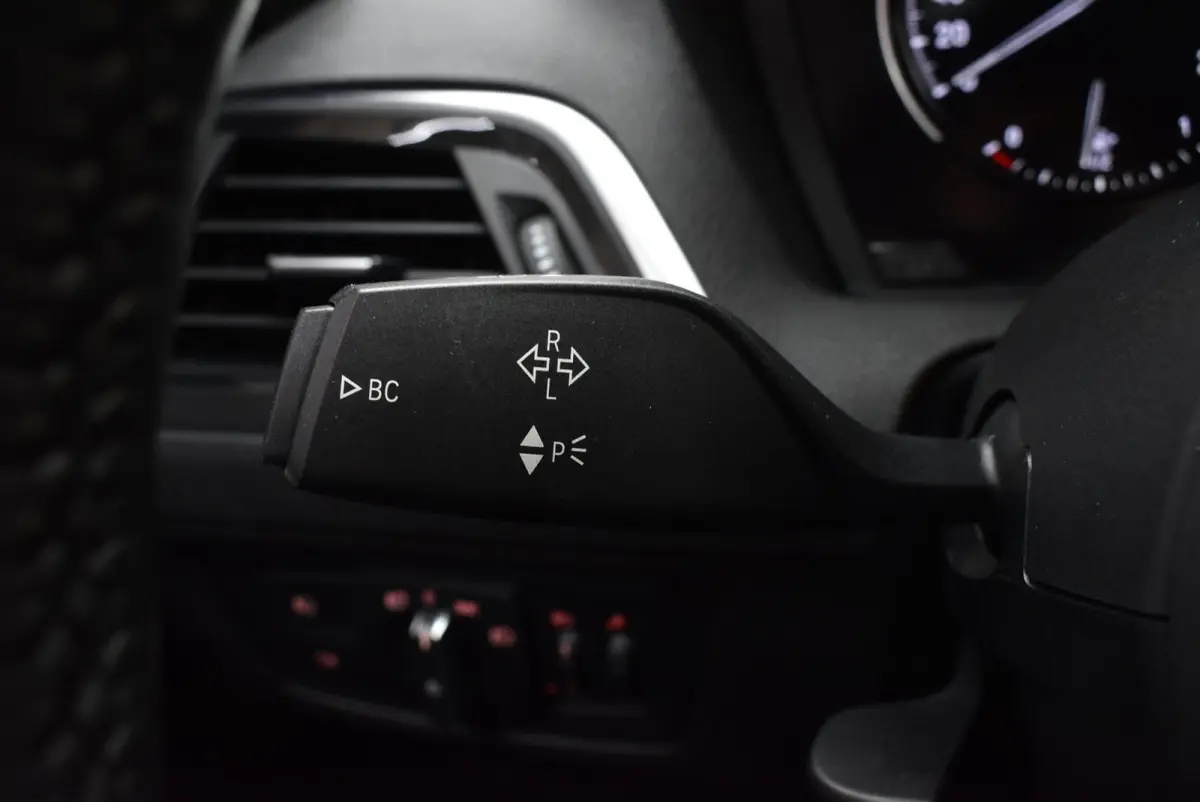 118i Executive M Sport 107dkm Leer LED Automaat NL-auto 18"4S Clima Stoelverw. + Nwe APK