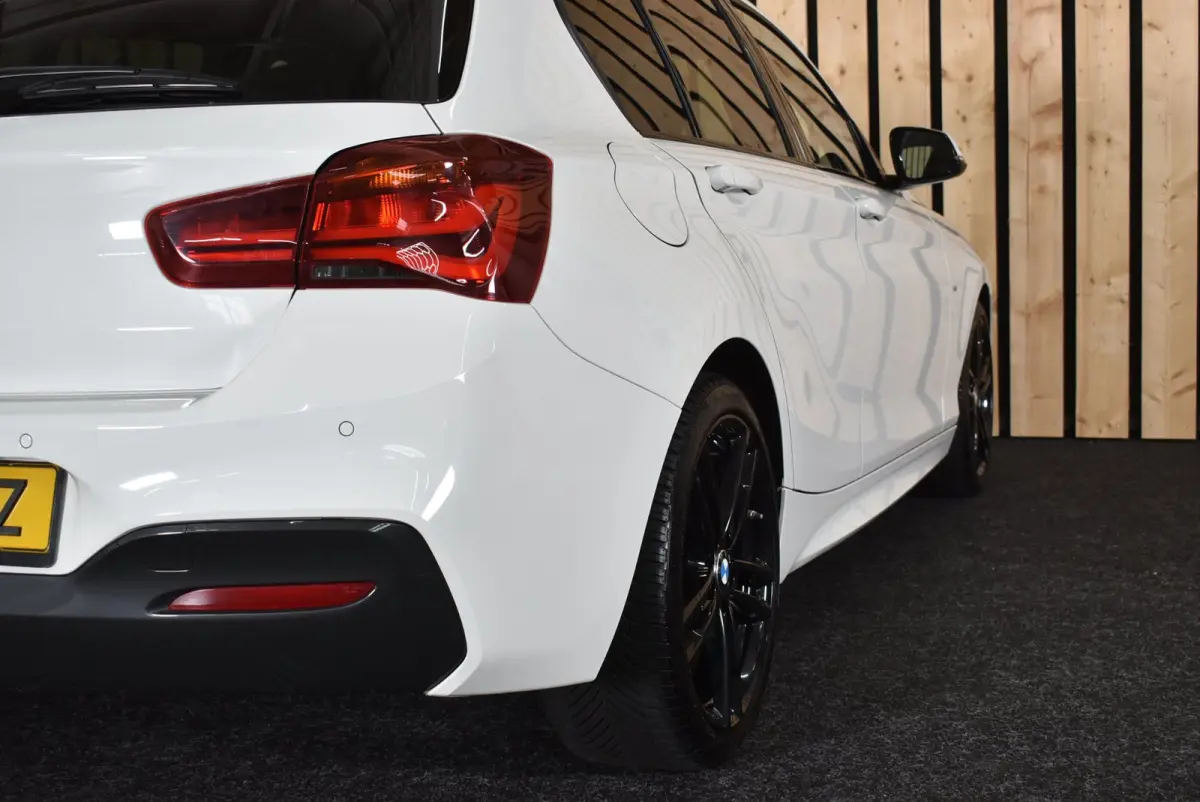118i Executive M Sport 107dkm Leer LED Automaat NL-auto 18"4S Clima Stoelverw. + Nwe APK