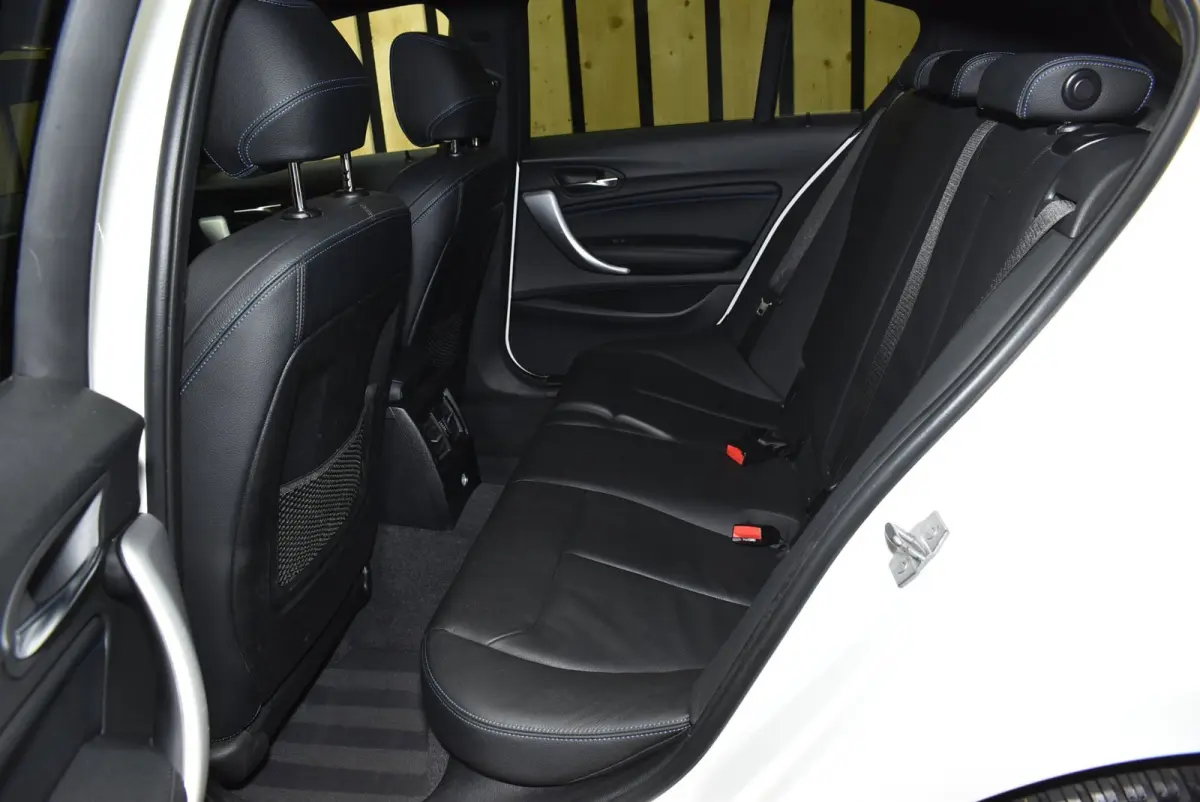 118i Executive M Sport 107dkm Leer LED Automaat NL-auto 18"4S Clima Stoelverw. + Nwe APK