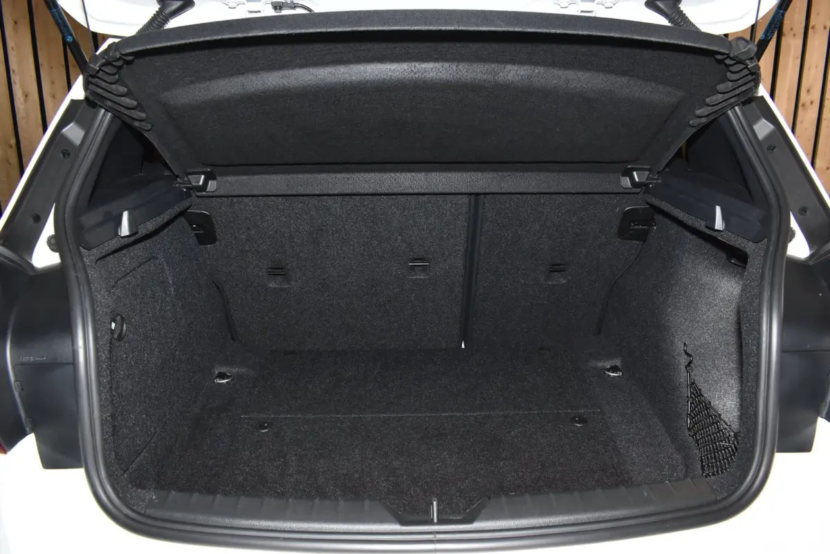 118i Executive M Sport 107dkm Leer LED Automaat NL-auto 18"4S Clima Stoelverw. + Nwe APK
