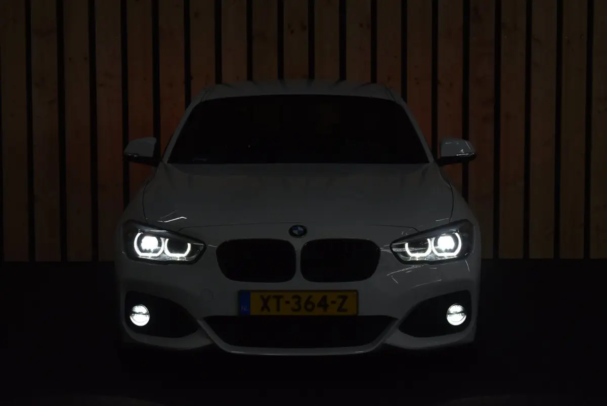 118i Executive M Sport 107dkm Leer LED Automaat NL-auto 18"4S Clima Stoelverw. + Nwe APK