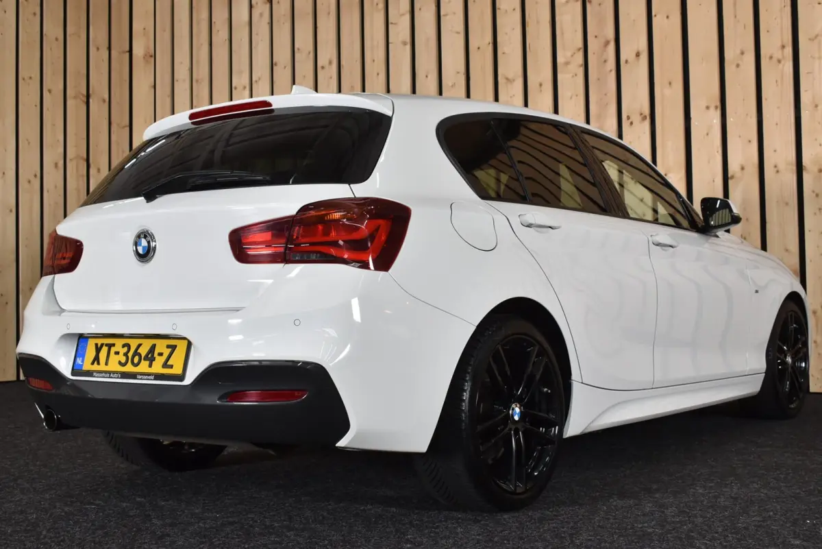 118i Executive M Sport 107dkm Leer LED Automaat NL-auto 18"4S Clima Stoelverw. + Nwe APK
