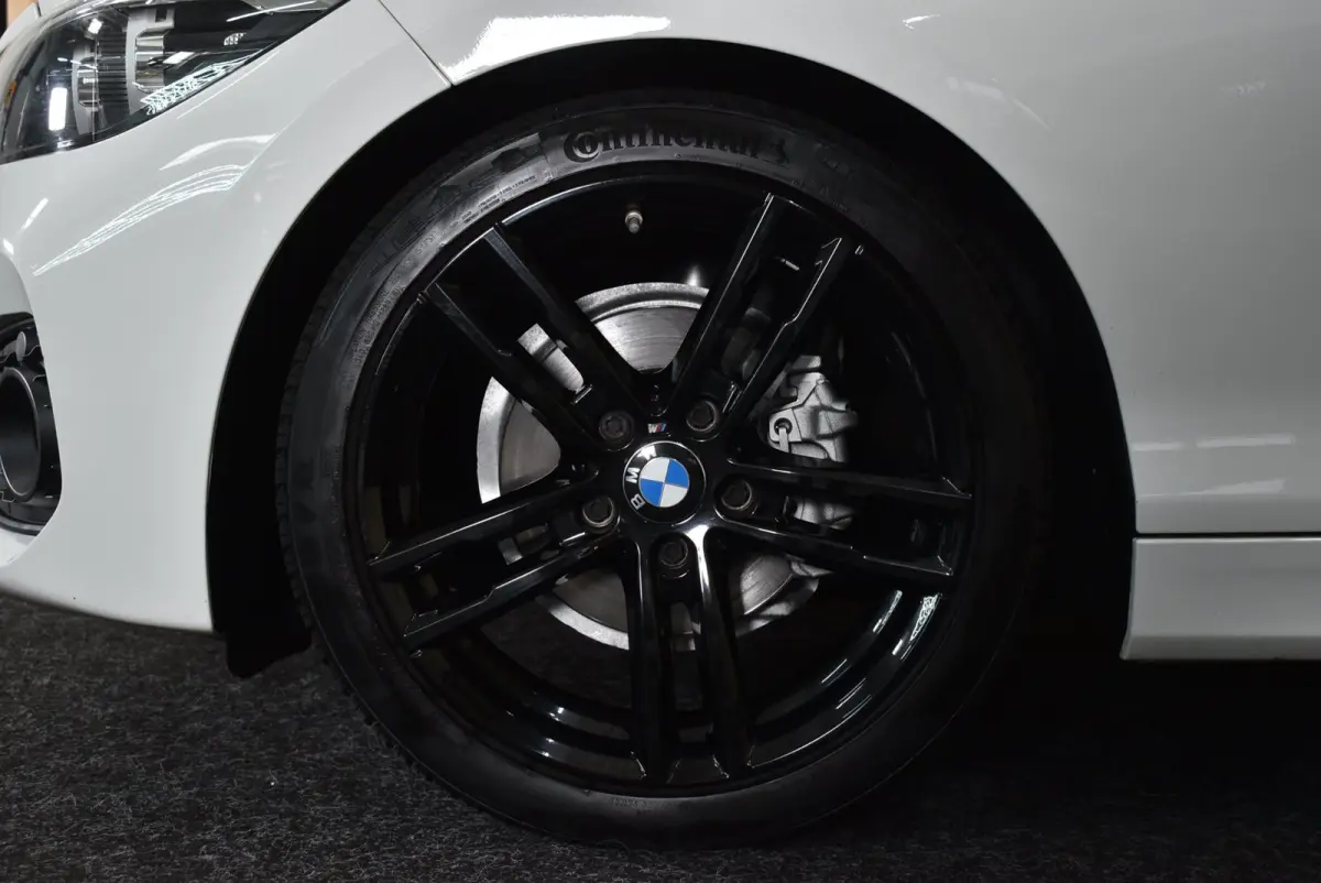 118i Executive M Sport 107dkm Leer LED Automaat NL-auto 18"4S Clima Stoelverw. + Nwe APK