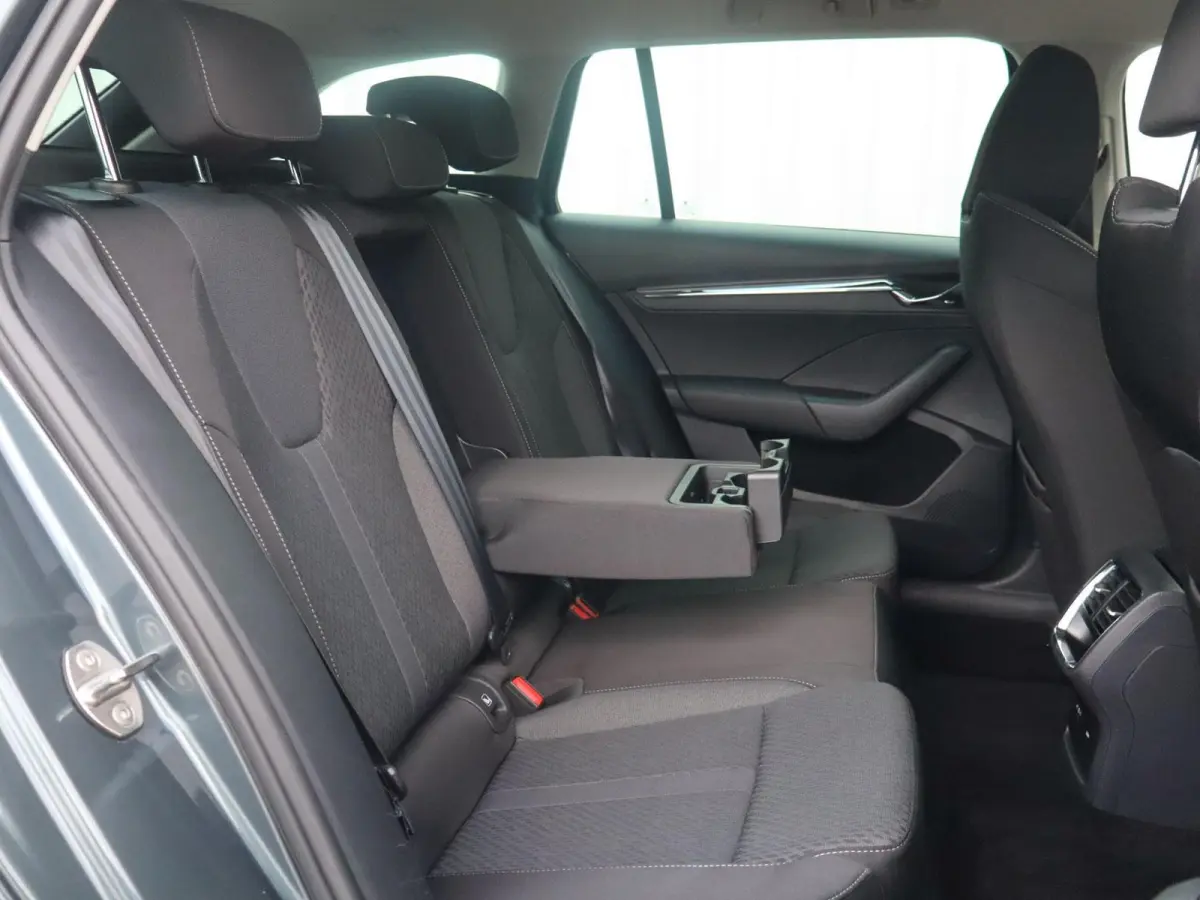 1.4 TSI 204pk PHEV Business Edition Plus | Trekhaak Wegklapbaar | Stuurwiel Verwarmd | Achteruitrijcamera