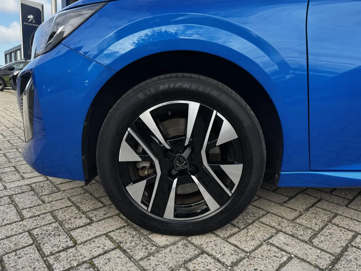 E-Style - STOELVERWARMING - APPLE CARPLAY/ANDROID AUTO - PARKEERSENSOREN