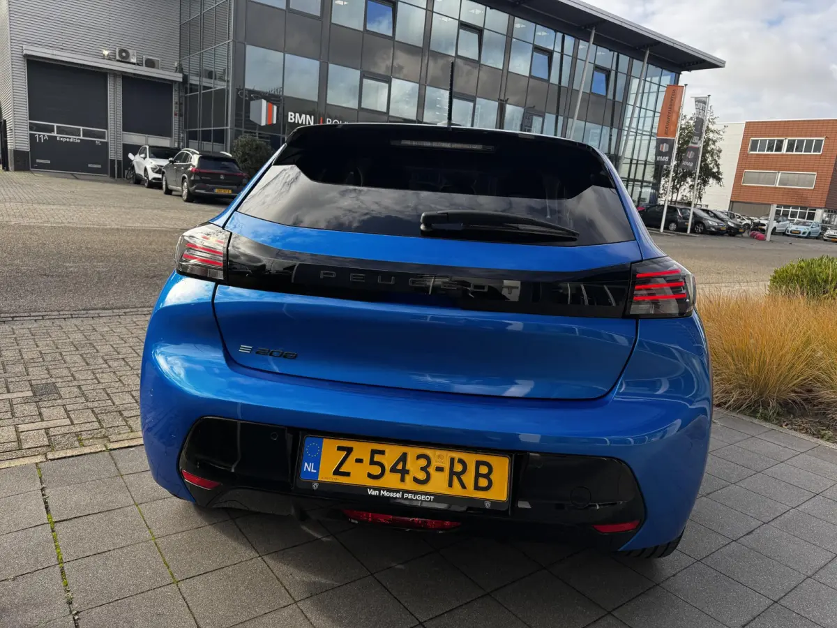 E-Style - STOELVERWARMING - APPLE CARPLAY/ANDROID AUTO - PARKEERSENSOREN