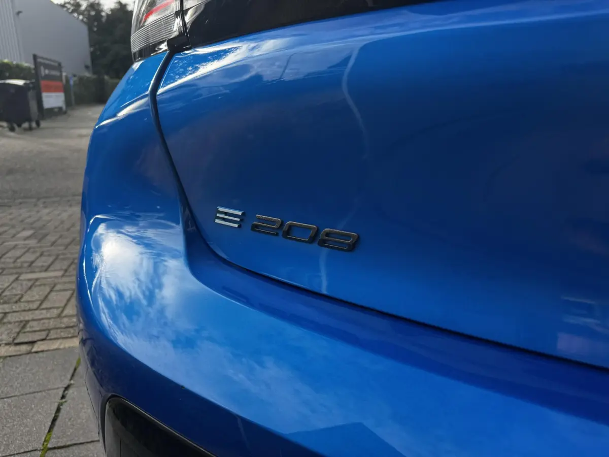 E-Style - STOELVERWARMING - APPLE CARPLAY/ANDROID AUTO - PARKEERSENSOREN