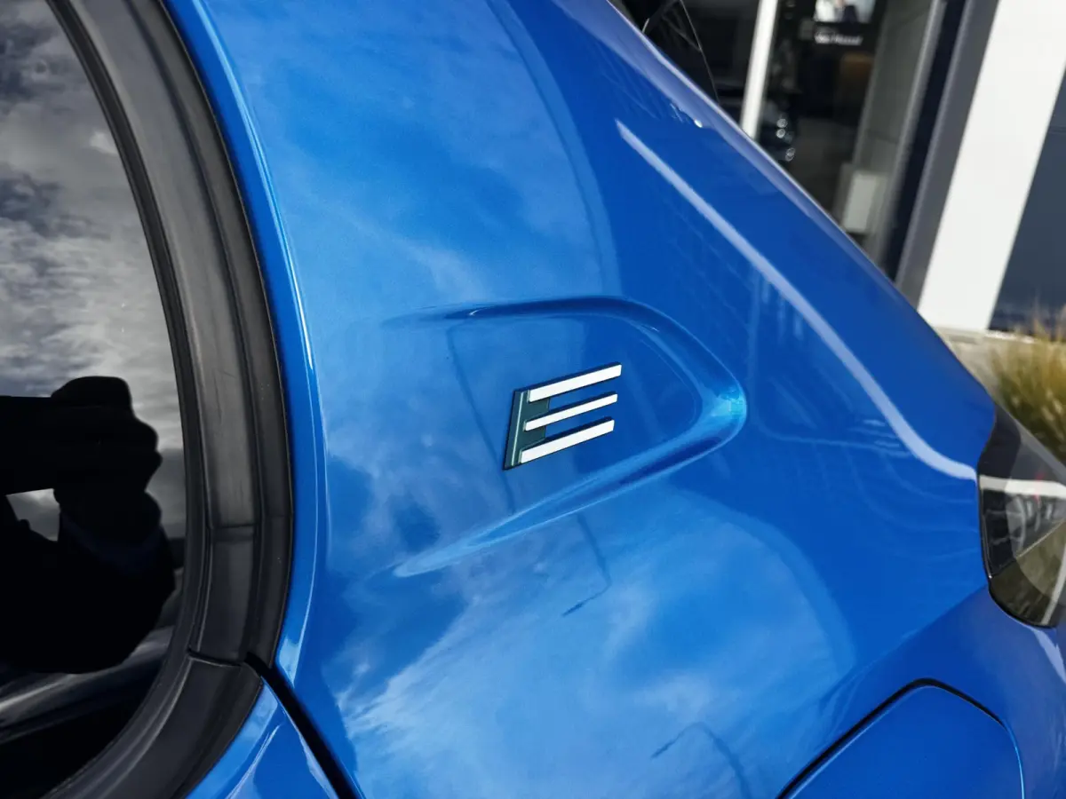 E-Style - STOELVERWARMING - APPLE CARPLAY/ANDROID AUTO - PARKEERSENSOREN