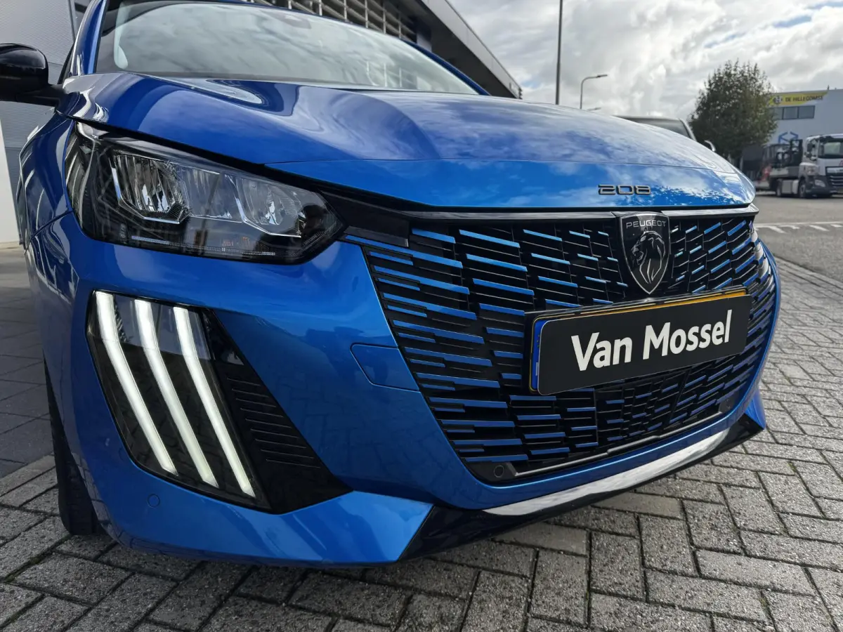 E-Style - STOELVERWARMING - APPLE CARPLAY/ANDROID AUTO - PARKEERSENSOREN