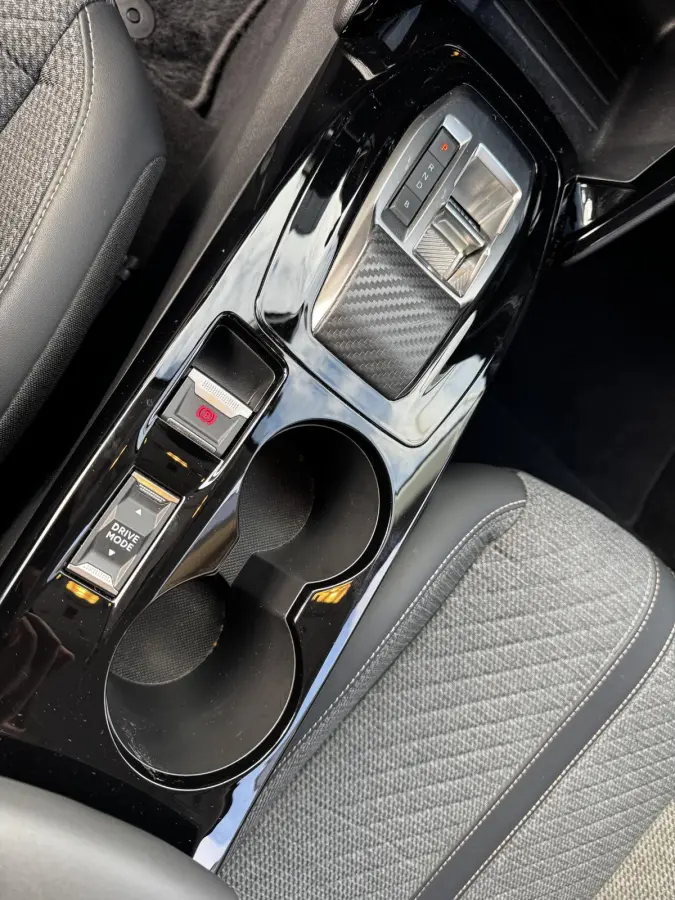 E-Style - STOELVERWARMING - APPLE CARPLAY/ANDROID AUTO - PARKEERSENSOREN
