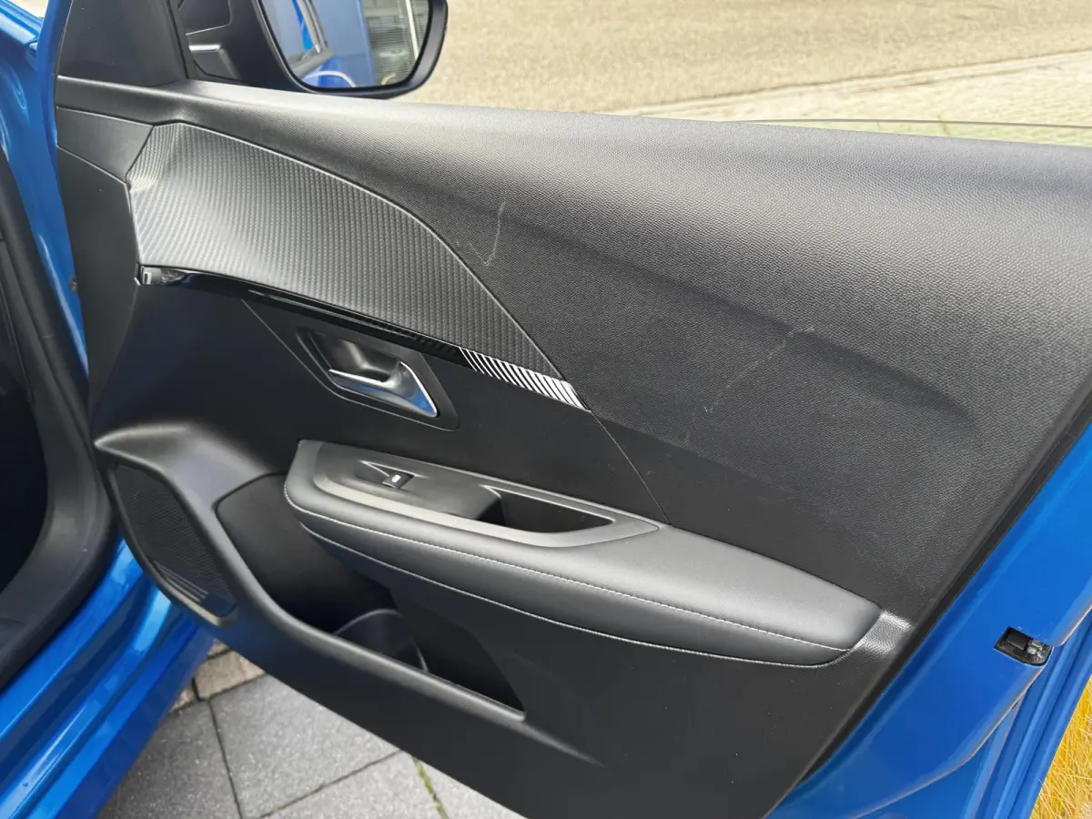 E-Style - STOELVERWARMING - APPLE CARPLAY/ANDROID AUTO - PARKEERSENSOREN