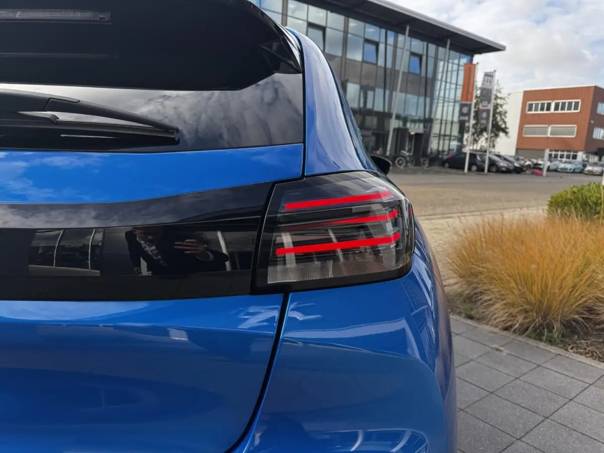 E-Style - STOELVERWARMING - APPLE CARPLAY/ANDROID AUTO - PARKEERSENSOREN