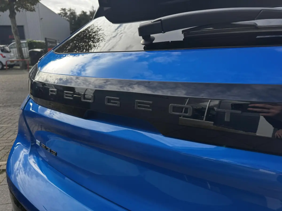 E-Style - STOELVERWARMING - APPLE CARPLAY/ANDROID AUTO - PARKEERSENSOREN