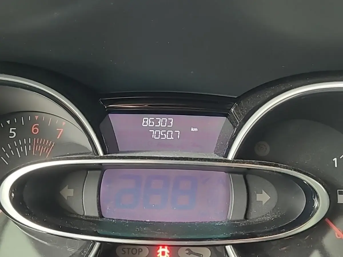 TCe 90 Limited | achteruitrijcamera | climate control | navigatie |