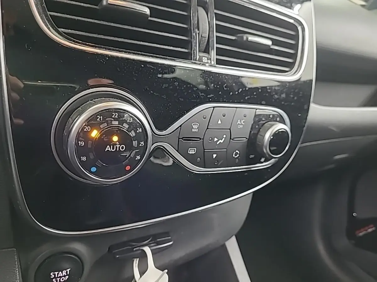 TCe 90 Limited | achteruitrijcamera | climate control | navigatie |