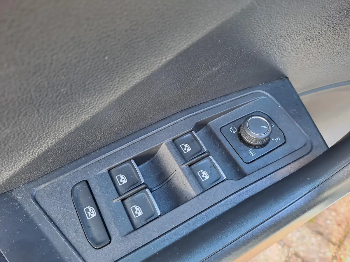 1.5 TSI Sport Business R | PANORAMA-SCHUIFDAK | CAMERA | NAVIGATIE | ZWART DAK