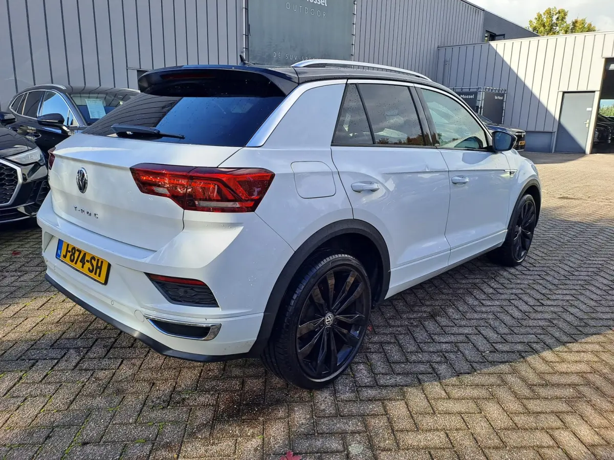 1.5 TSI Sport Business R | PANORAMA-SCHUIFDAK | CAMERA | NAVIGATIE | ZWART DAK