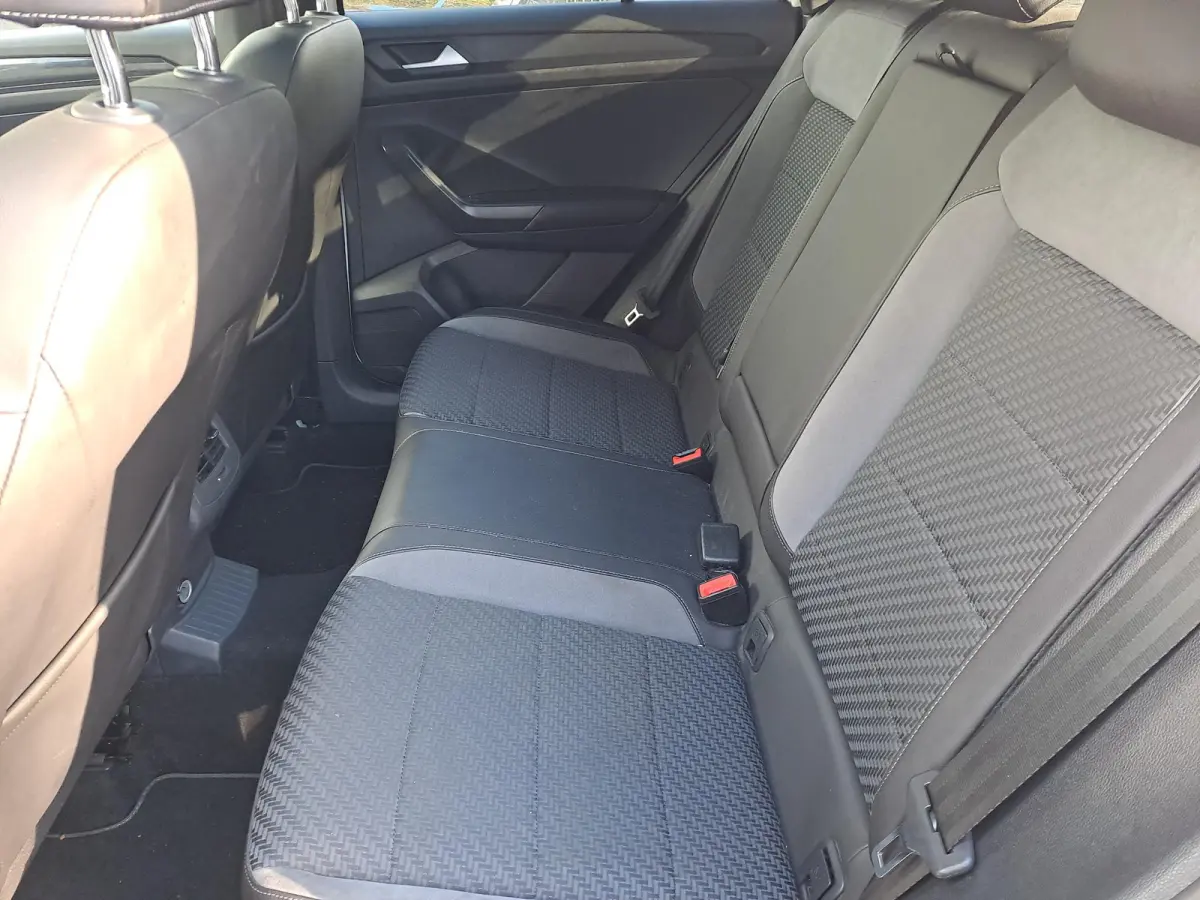 1.5 TSI Sport Business R | PANORAMA-SCHUIFDAK | CAMERA | NAVIGATIE | ZWART DAK