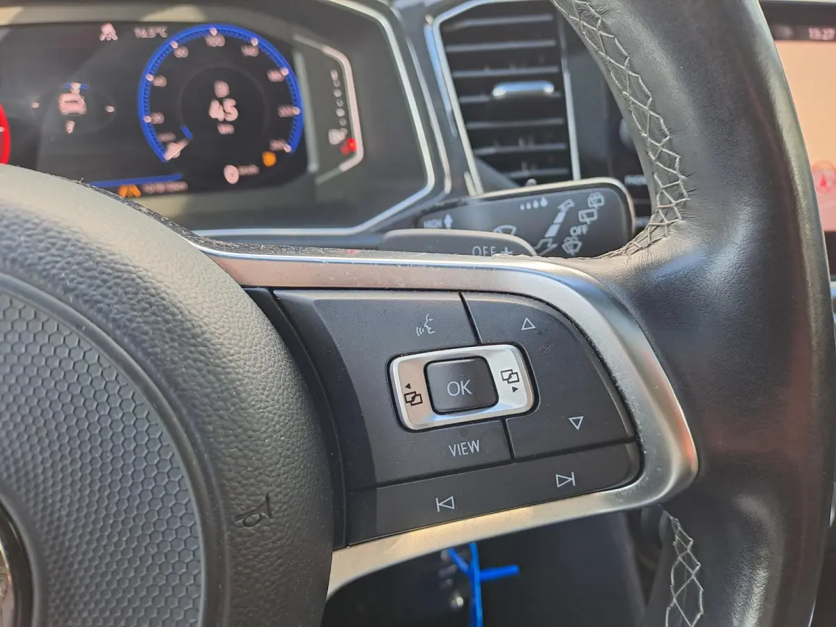 1.5 TSI Sport Business R | PANORAMA-SCHUIFDAK | CAMERA | NAVIGATIE | ZWART DAK