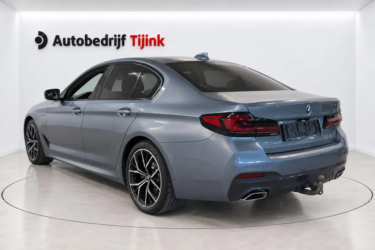545e xDrive M-Sport Plus | LED Laser | Trekhaak | Schuif/kanteldak | HUD | Driving Ass. Plus | Comfort Access | Parking Pack | Safety Pack | Elek. stoel | Elek. achterklep | Vol |