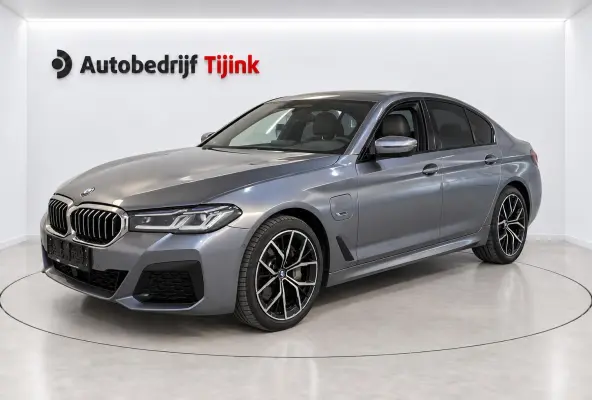 545e xDrive M-Sport Plus | LED Laser | Trekhaak | Schuif/kanteldak | HUD | Driving Ass. Plus | Comfort Access | Parking Pack | Safety Pack | Elek. stoel | Elek. achterklep | Vol |