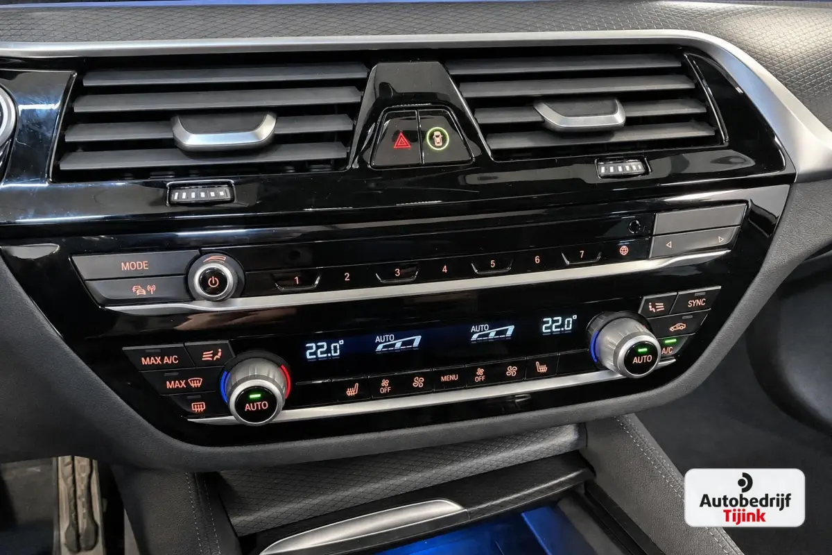 545e xDrive M-Sport Plus | LED Laser | Trekhaak | Schuif/kanteldak | HUD | Driving Ass. Plus | Comfort Access | Parking Pack | Safety Pack | Elek. stoel | Elek. achterklep | Vol |