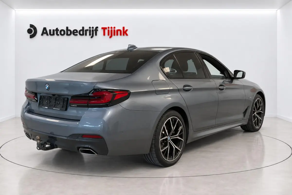 545e xDrive M-Sport Plus | LED Laser | Trekhaak | Schuif/kanteldak | HUD | Driving Ass. Plus | Comfort Access | Parking Pack | Safety Pack | Elek. stoel | Elek. achterklep | Vol |