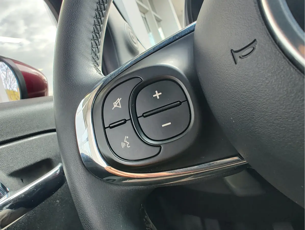 1.0 HYBRID LOUNGE Clima | Carplay/Android | Cruise Control