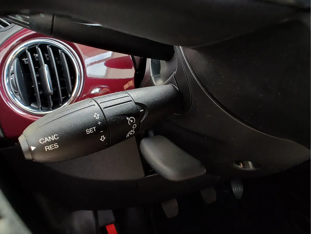 1.0 HYBRID LOUNGE Clima | Carplay/Android | Cruise Control