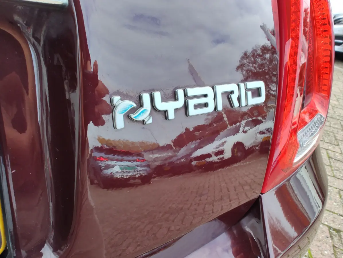 1.0 HYBRID LOUNGE Clima | Carplay/Android | Cruise Control