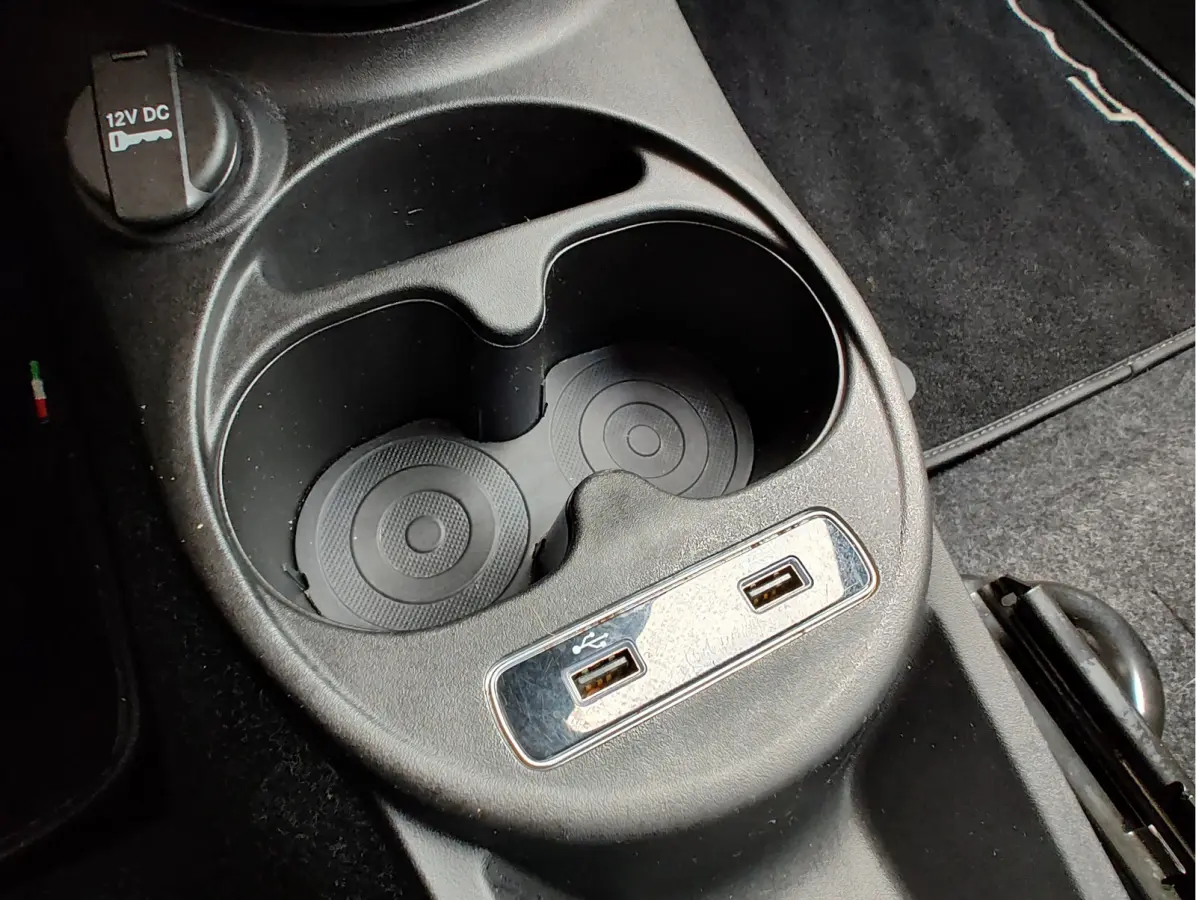 1.0 HYBRID LOUNGE Clima | Carplay/Android | Cruise Control